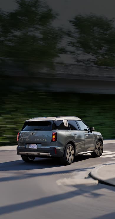MINI COUNTRYMAN.